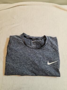 Nike Swim Dri-Fit UPF TShirt Mens Large Blue Short Sleeve T Shirt Crew Heather